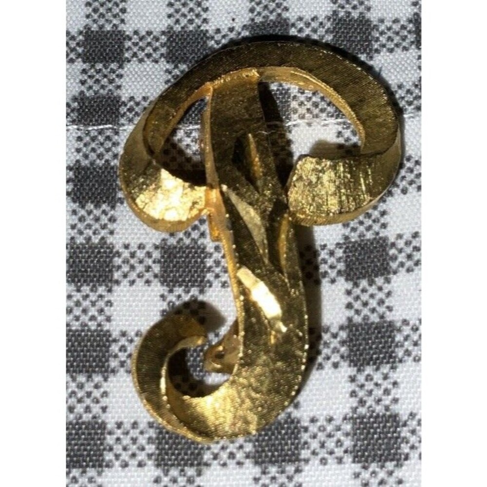 Mamselle Signed Vintage 1960s Initial P Brooch Fab Brushed Gold Tone Pin